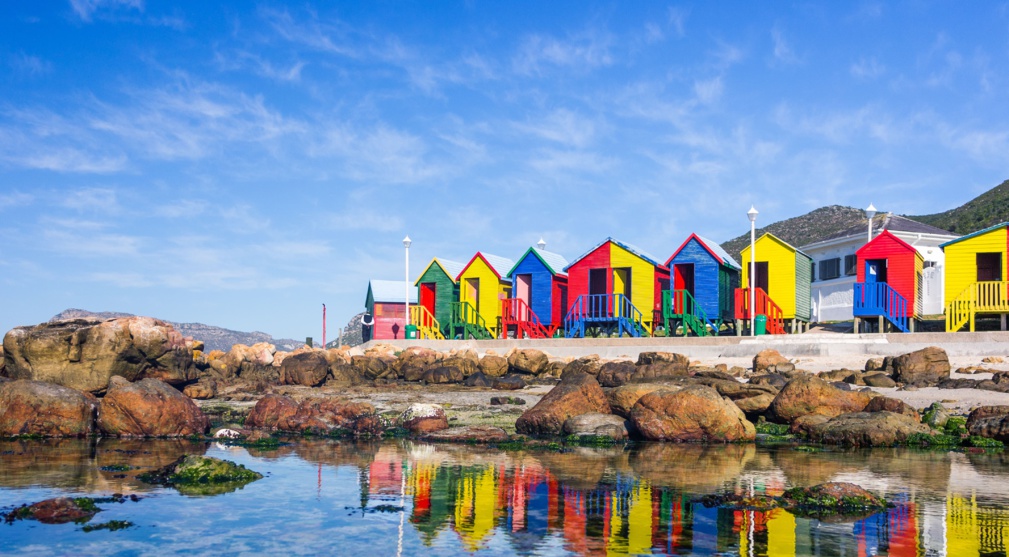 Maisons de plage colorées en Afrique du Sud © engel.ac - stock.adobe.com