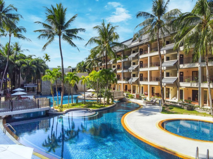 Au Radisson Resort & Suites Phuket, une ambiance plus exotique autour de la piscine(Photo Radisson)