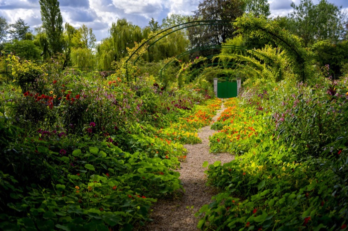 Allée des Fleurs dans le Jardin de Monet à Giverny - Depositphotos.com Auteur massimosanti