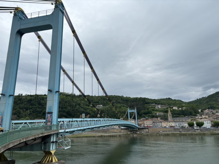 Le magnifique pont de Serrières (Ardèche) construit par l'ingénieur Marc Seguin. ©David Savary