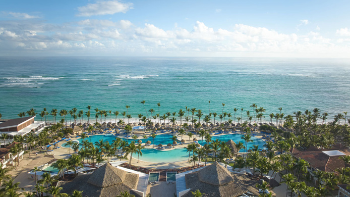 La piscine lagon de La Isla, située dans les parties communes du complexe Bahia Principe Bavaro Resort à Punta Cana © Bahia Principe Hotels & Resorts