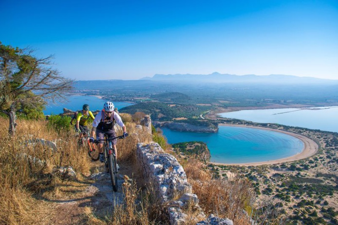 La Messénie se prête à des belles randonnées dans les collines et à des explorations à vélo (© Costa Navarino)