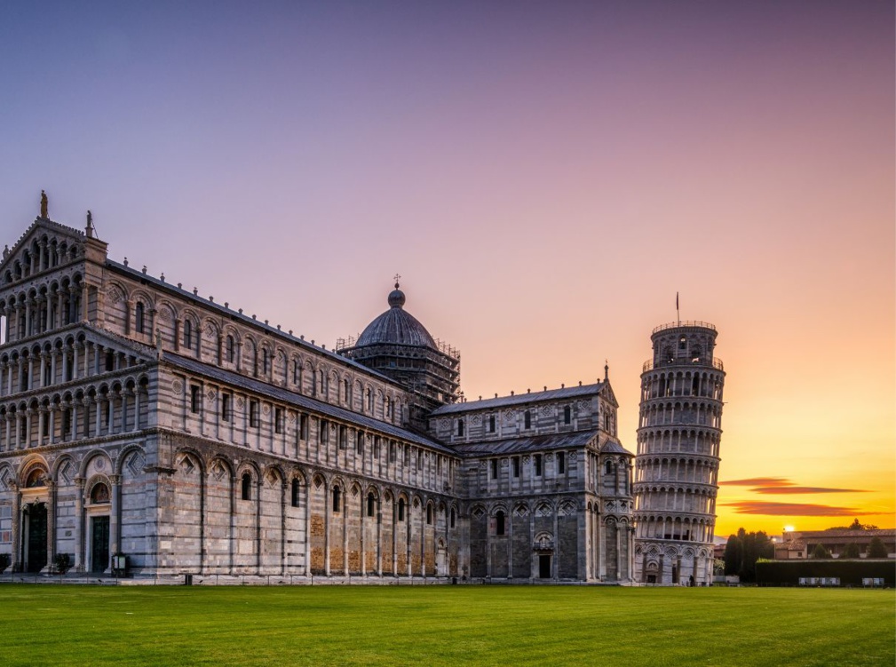 La tour de Pise, monument italien emblématique, classé patrimoine mondial de l’Unesco.