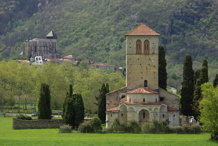 La cathédrale de Saint-Bertrand-de-Comminges et la basilique de Valcabrère sont des étapes clefs du Chemin de Saint-Jacques de Compostelle et classées à ce titre au Patrimoine mondial de l’Unesco - Photo JFR