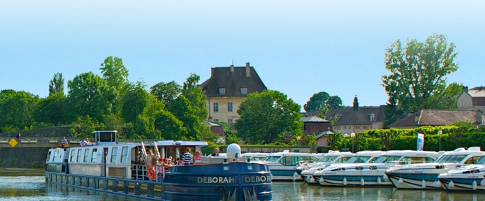 La péniche Déborah fait partie des 90 embarcations qui transporteront des athlètes @Croisieurope.