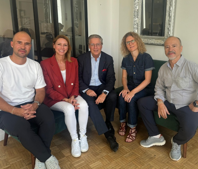 Fabien Da Luz, Delphine Lacroix de Peretti, Patrick Pourbaix (MSC Croisières Explora Journeys), Céline Eymery et Jean da Luz dans les locaux de TourMaG - Photo JDL