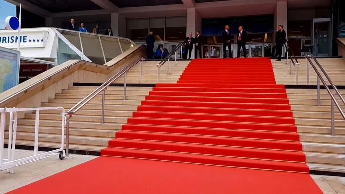 C'est au palais des festivals de Cannes, épicentre du célèbre festival de cinéma, que se tient aussi chaque début décembre, l'ILTM, l'International Luxury Travel Market (©Deposit Photos)