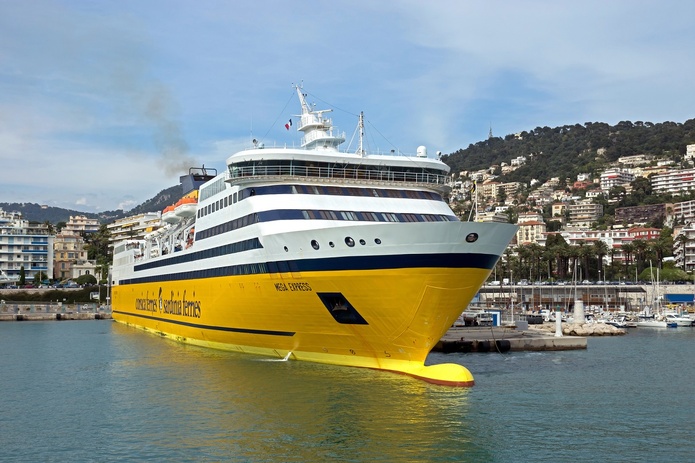 Réveillon napolitain au départ de Bastia - Photo : Depositphotos.com ©venakr