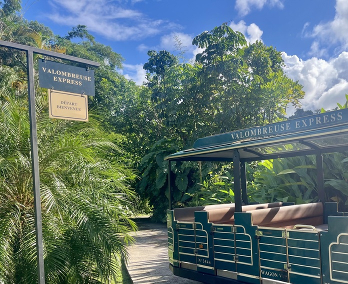 En Guadeloupe, le train du jardin de Valombreuse permet d'avoir des explications sur ce lieu où niche de nombreuses espèces d'oiseaux @LG