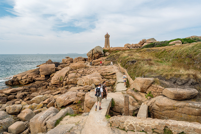 Le Phare du Mean Ruz sur le Sentier des Douaniers © Jeremy Jehanin