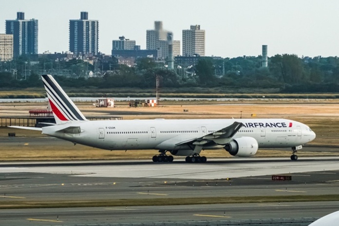 Air France a décidé de reporter la surcharge au 1er janvier 2025 - Crédit photo : Depositphotos.com @nycruss