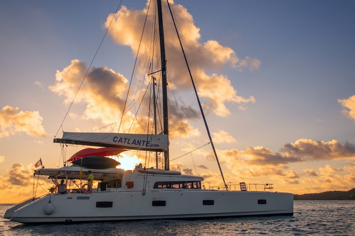 Loin d’être réservée à une élite, la croisière en catamaran séduit une clientèle variée @Catlante