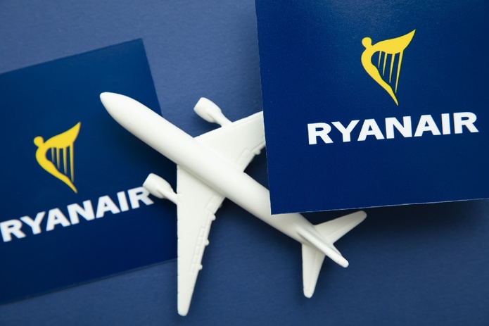 Ryanair dit stop aux cartes d'embarquement papier dès novembre 2025 - Depositphotos.com Auteur InkDropCreative