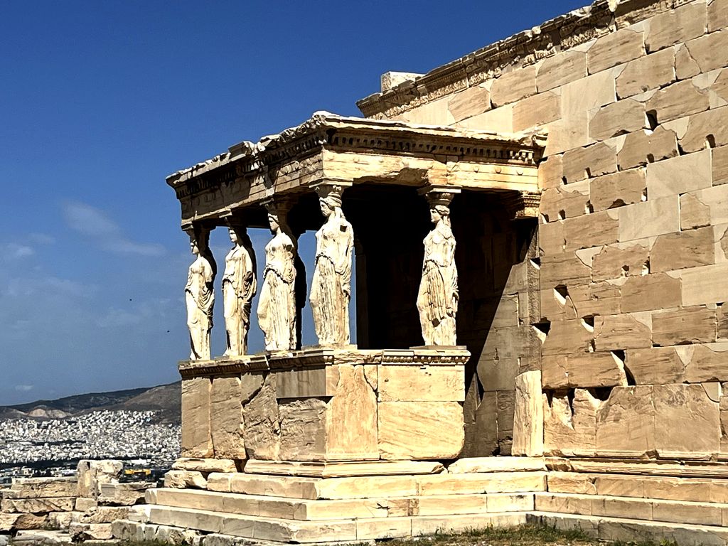 L'élégant Érechthéion est le dernier temple érigé sur l'Acropole d'Athènes avant la fin du Ve siècle avant J-C. (©PB)