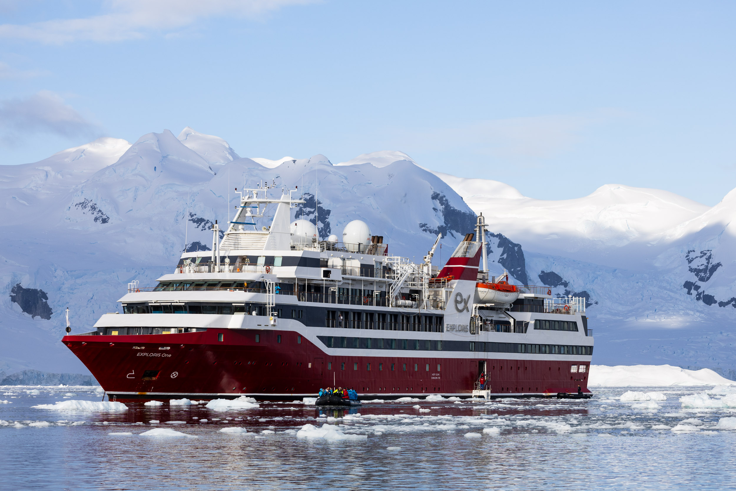 L'Exploris One dans les paysages démesurés de l'Antarctique (©Exploris/Neko-JFF)