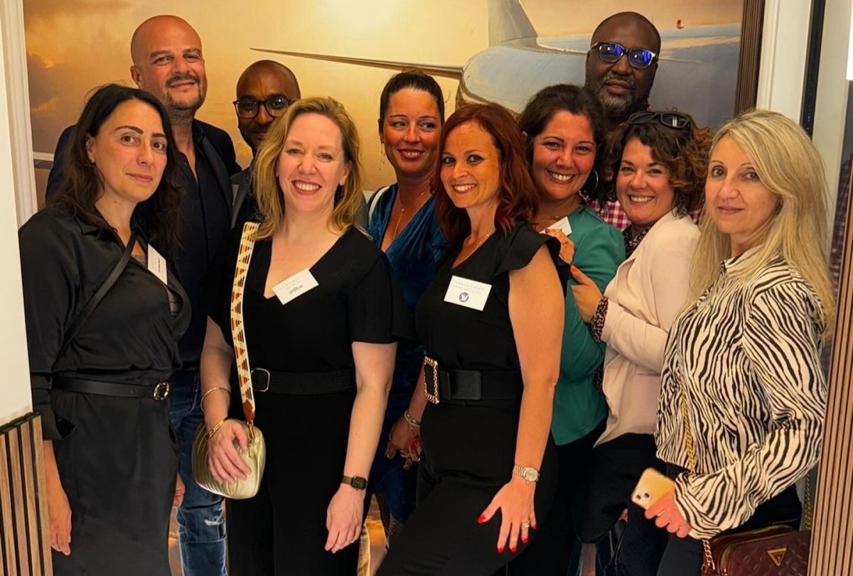 Lors de l’inauguration des nouveaux locaux, Estelle Ticaud (Elal), Warren Cohen, Sylvain Mouta (Aerticket), Charlotte Marcus (Aerticket), Stéphanie Gigante (Aerticket), Jessica Cohen, Aurélie Trouillard (Jet Blue), Grégory Salako (Air France), Alessandra Pilia (Emirates) et Solène Manganiello (Corsair). ©Jess Voyages