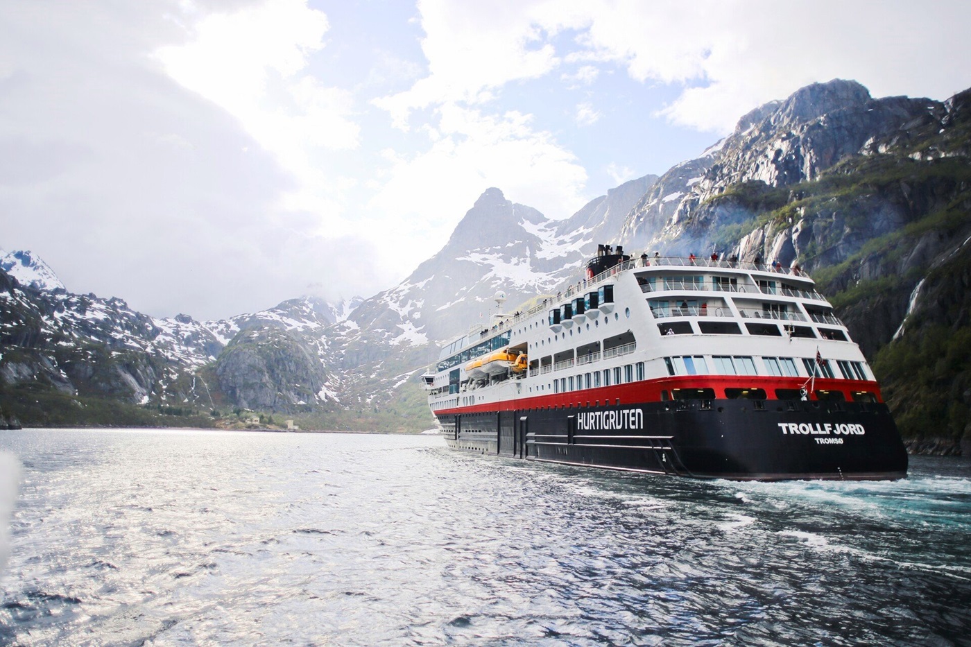 Le MS Trollfjord est l'un des deux bateaux dédiés aux croisières Signature - Photo : Hurtigruten