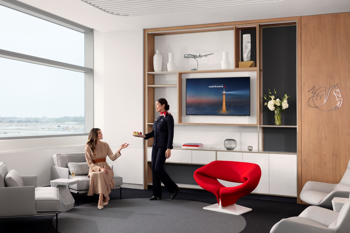 Un nouveau salon Air France à Los Angeles. les clients voyageant en cabine La Première disposent désormais d’un lieu confidentiel et intime leur étant dédié.Crédit : Air France.