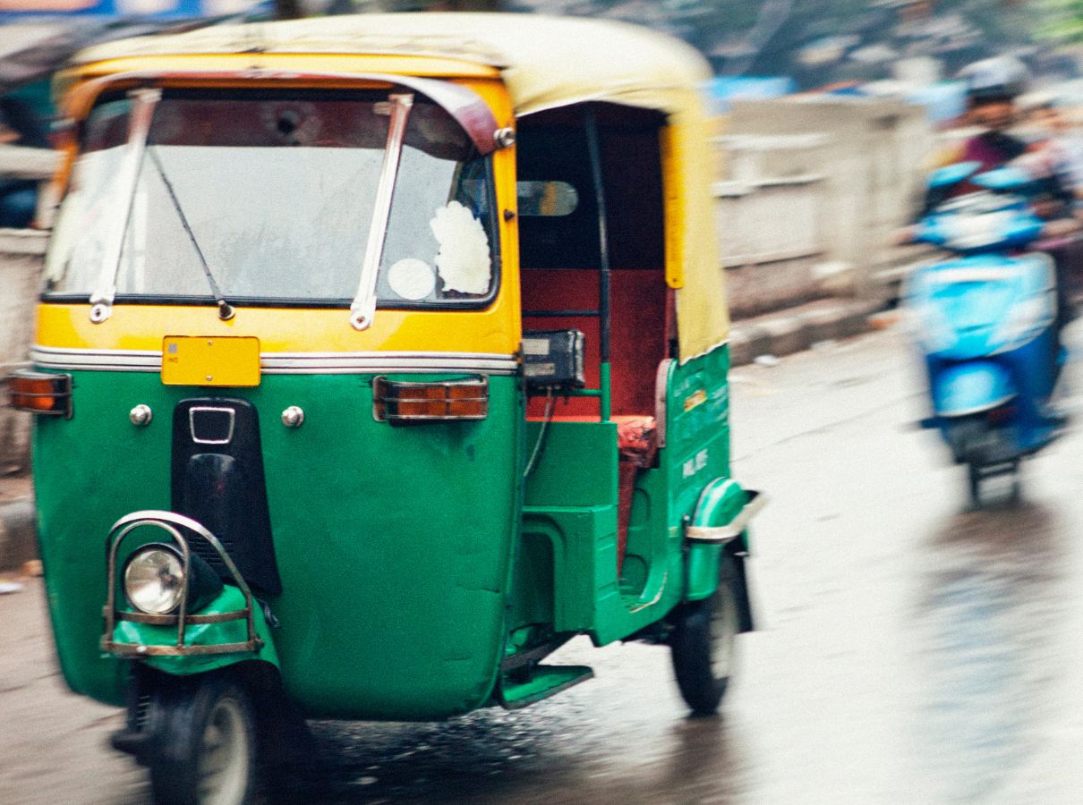 Le tuk-tuk est un moyen de transport traditionnel et populaire en Indonésie.