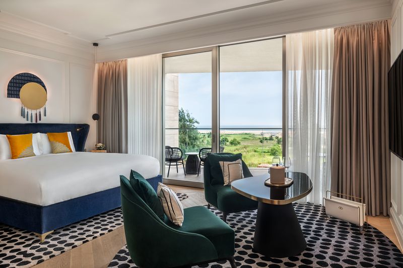 Une suite Junior avec vue sur la mer (© Sofitel)