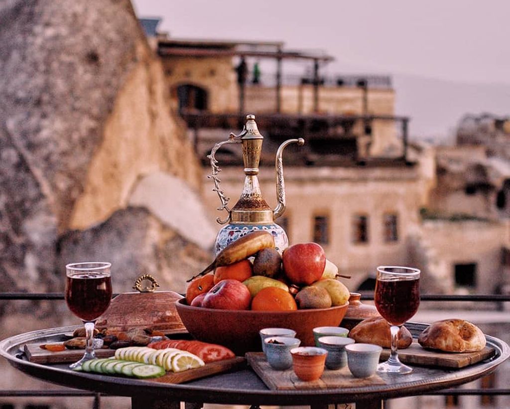 Une cuisine et des vins réputés (©goturkiye)