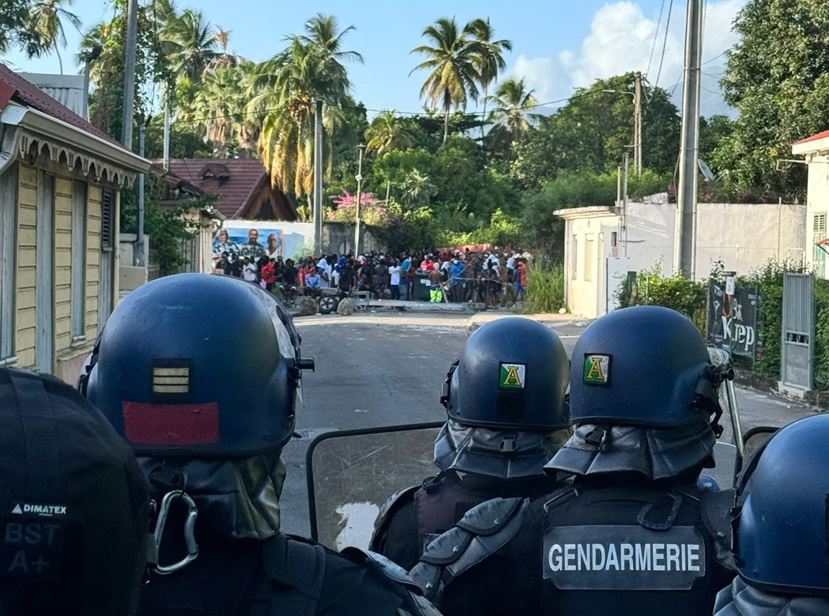 L'Aéroport de Fort-de-France (Martinique) a rouvert ce vendredi 11 octobre - Compte Twitter de la Gendarmerie Nationale @Gnd S. Maillot EGM Bellac 44/2