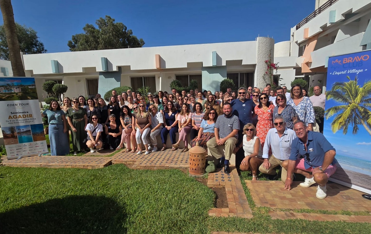 Les collaborateurs et collaboratrices d'Eden Tours, ainsi que les partenaires du séminaire de l'entreprise organisé au Bravo Club Allegro Agadir du 9 au 11 novembre 2024 - Photo CE