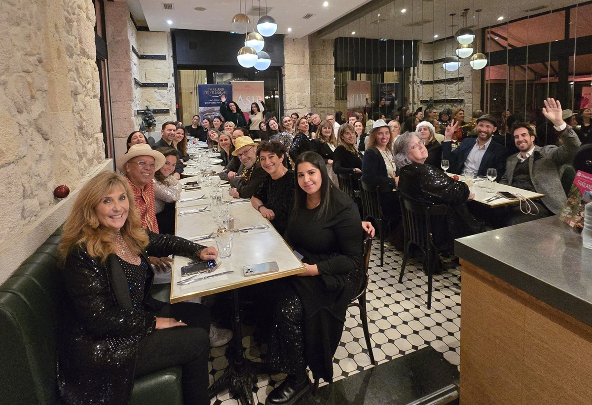 Les collaborateurs et collaboratrices de Climats du Monde réunis pour le repas de Noël - Photo CE