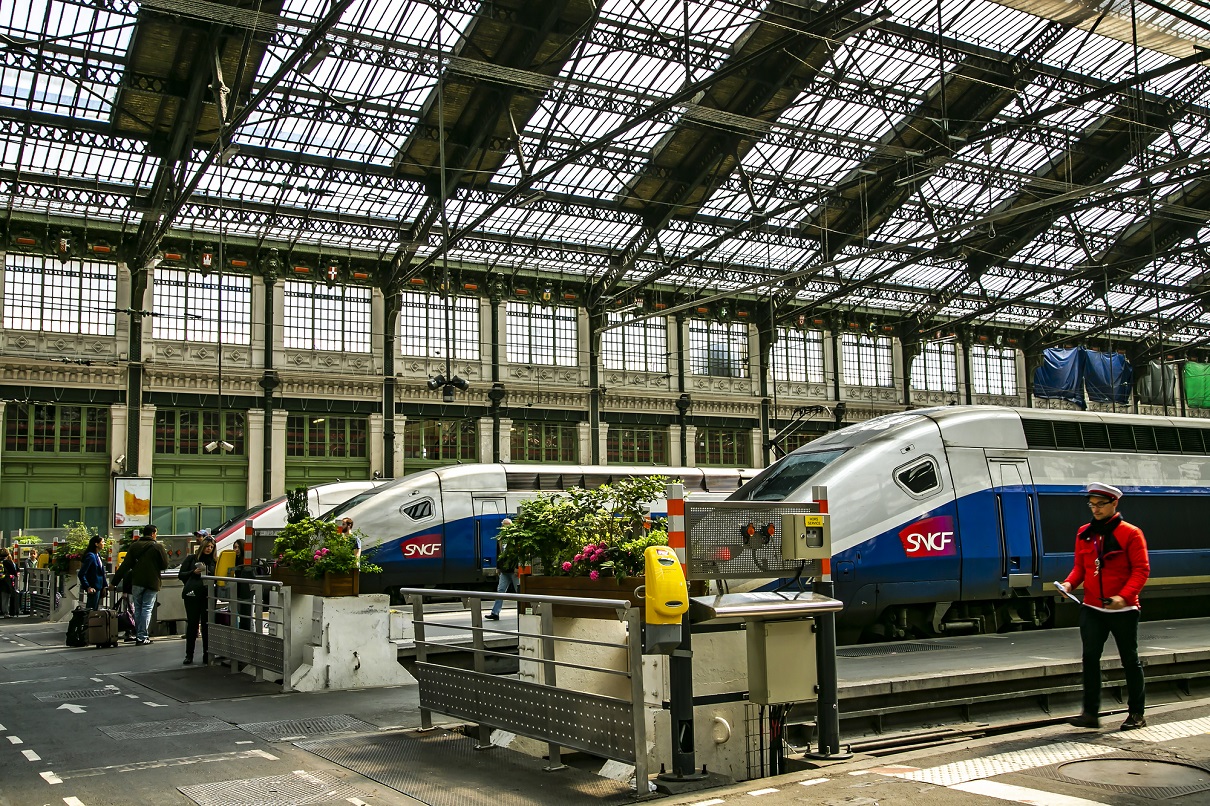 SNCF : des tarifs TGV et OUIGO en hausse limitée pour 2025 - Photo : Depositphotos.com @ursula1964