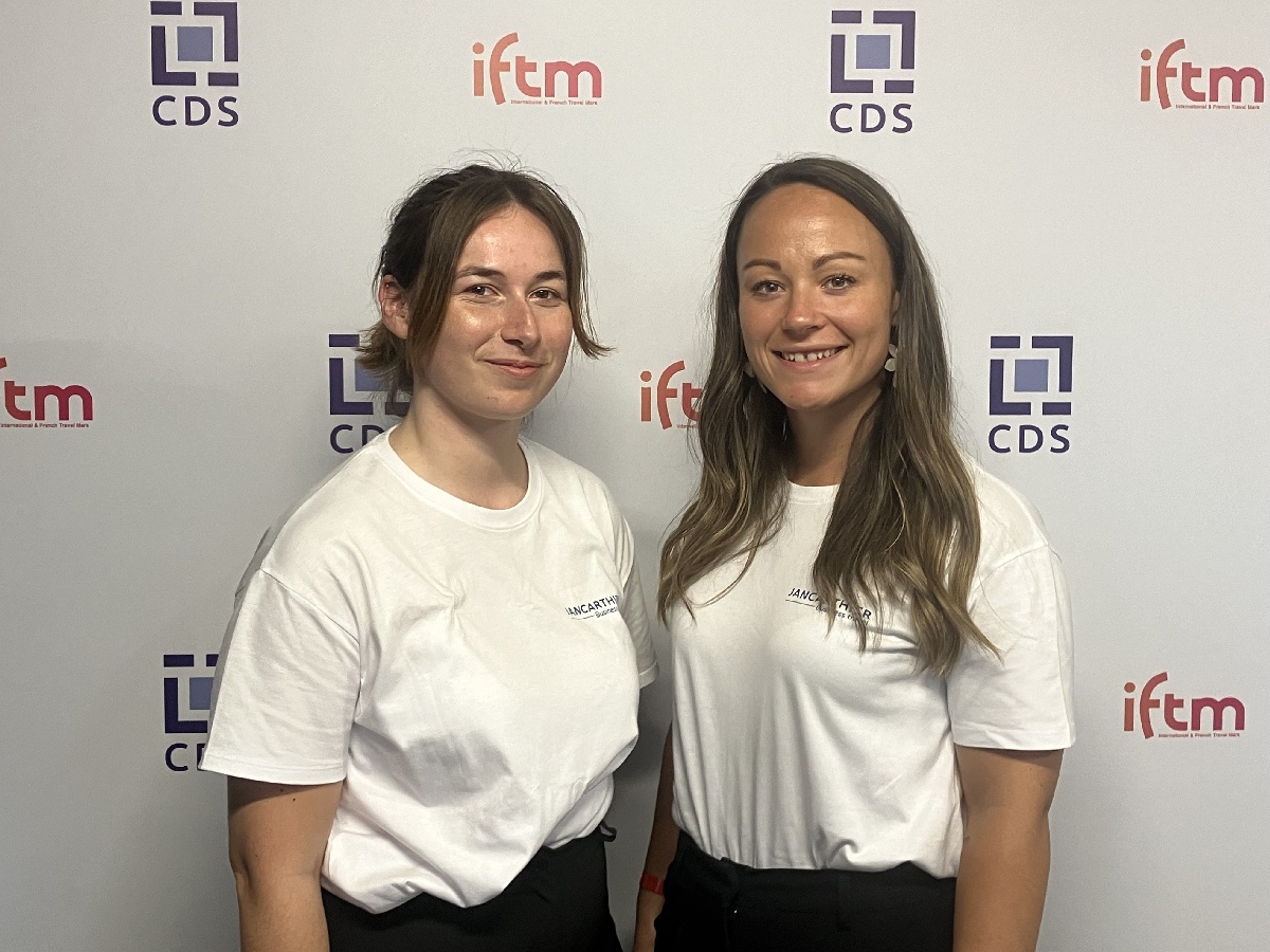 Sophie Marie étudiante à l’ESCAET et Nina Fiaut son maître d’apprentissage chez Jancarthier - Photo TB