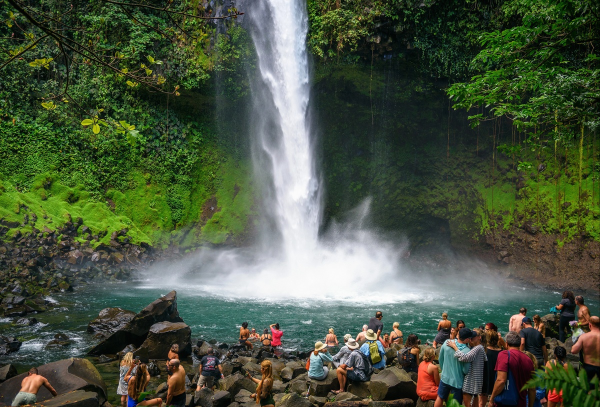 Le secteur du tourisme carbure à l'hypocrisie : on admire l’offre d’écotourisme du Costa Rica ou des Lofoten, et on fustige celle de Lacanau et de Valmorel - DepositPhotos.com, miroslav_1