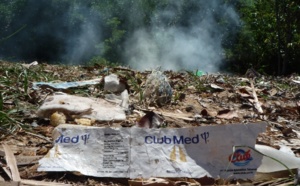 La case de l'Oncle Dom: les poubelles c'est pas fait pour les chiens !