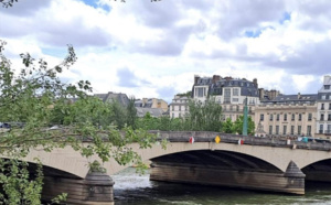 Taxi Seine Paris : des navettes fluviales entre le Louvre et la Tour Eiffel