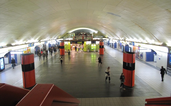 RER A : les stations desservant la Défense, les Champs-Elysées et l'Opéra fermées