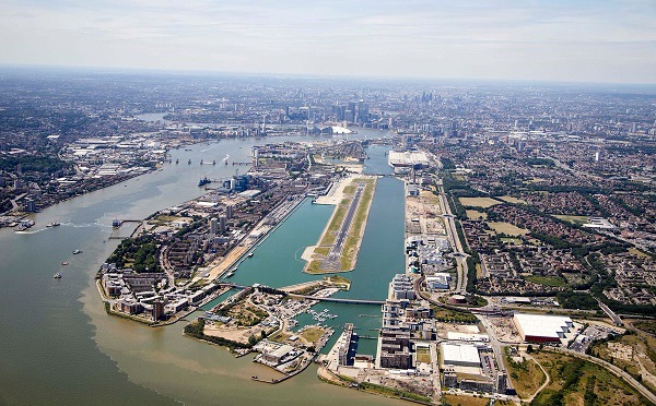 Aéroport de Londres-Cirty fermé en raison d'une bombe de 1940