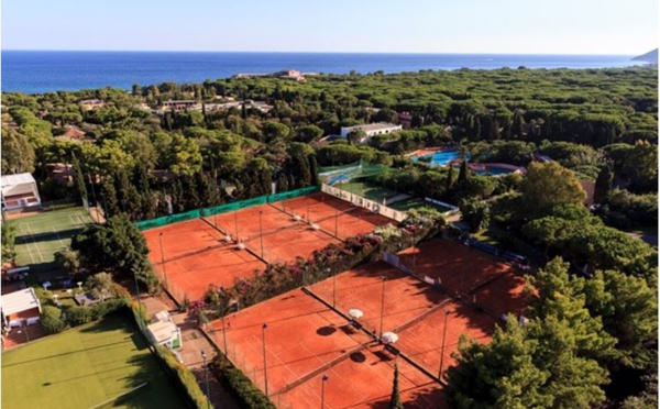 Forte Village Resort : des cours particulier de tennis avec des internationaux