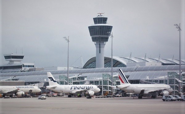 La case de l’Oncle Dom : des contrôleurs aériens devenus... incontrôlables !