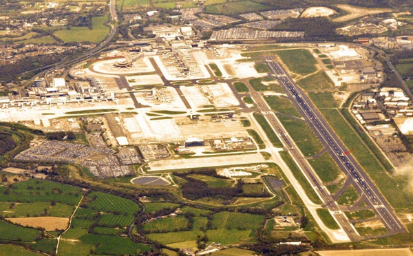 Gatwick : le trafic suspendu par des drones 