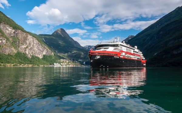 Hurtigruten baptise son navire à propulsion hybride MS Fridtjof Nansen