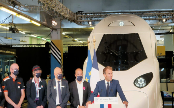 Emmanuel Macron célèbre 40 années de TGV