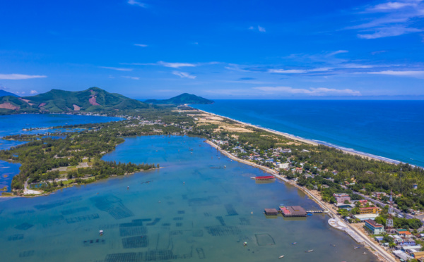 Antilles françaises : sous la plage, les pavés ? 🔑