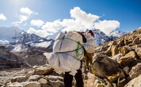 Everest: the Nepalese mountain guides on strike until the end of May 2014