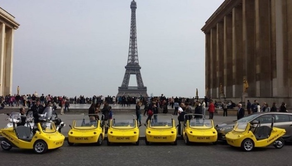 CanariCar: visit Paris in small yellow cars...