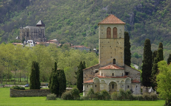 La cathédrale de Saint-Bertrand-de-Comminges et la basilique de Valcabrère sont des étapes clefs du Chemin de Saint-Jacques de Compostelle et classées à ce titre au Patrimoine mondial de l’Unesco - Photo JFR 