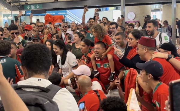 À la gare de Lyon Part Dieu, la joie des supporteurs marocains lors de la victoire de leur pays face à l'Argentine. ©David Savary