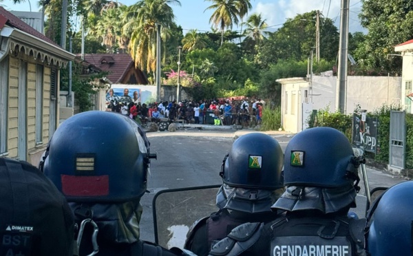 L'Aéroport de Fort-de-France (Martinique) a rouvert ce vendredi 11 octobre - Compte Twitter de la Gendarmerie Nationale @Gnd S. Maillot EGM Bellac 44/2 