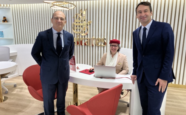 Thierry Aucoc et Cédric Renard, dans la nouvelle agence Emirates. DR: TB