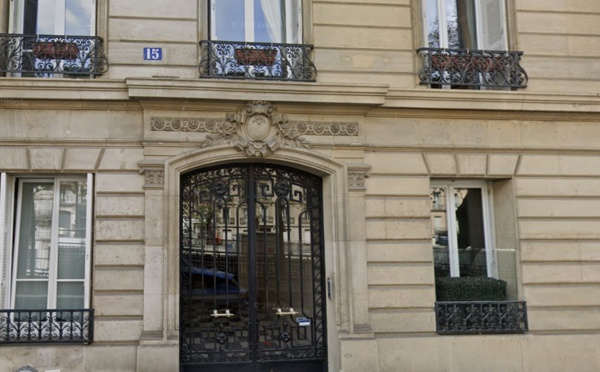 L'entrée de l'immeuble du 15 avenue Carnot à Paris où se trouve les locaux de l'APST qui va déménager en 2025 dans le 8e arrondissement de Paris - Photo GoogleMaps