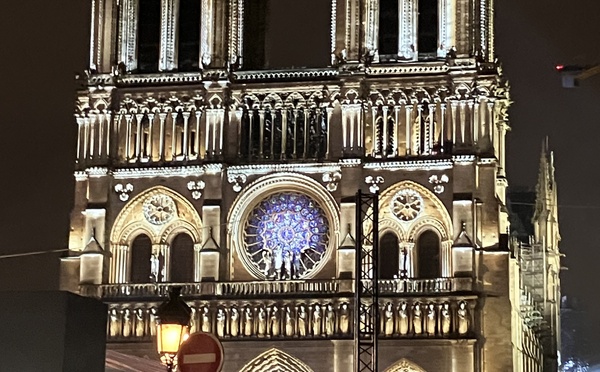 La cathédrale, le soir du 7 décembre. @T.Beaurepère