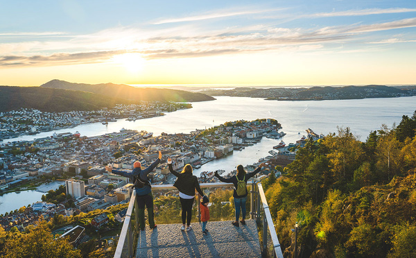 Viewpoint from mount Fløyen, Bergen © Endre Knudsen - Visit Norway